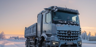 Mercedes-Benz eArocs 400 supera i test invernali al Circolo Polare Artico