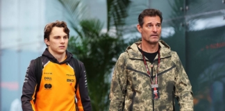 F1 GP Brasile 2025, San Paolo: Oscar Piastri (McLaren F1 Team) con il manager Mark Webber - Foto: Getty Images