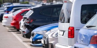 Referencias para aparcar: los trucos de las autoescuelas para clavarla siempre sin rozar