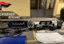 Smontavano le auto di lusso parcheggiate per strada, arrestati due ladri - Mondo Motori