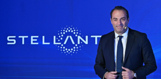 Stellantis, a Filosa 5,4 milioni nel 2025, a Elkann 2,45 milioni