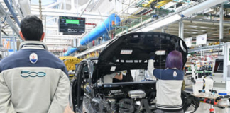 Stellantis, al lavoro a Mirafiori i primi 80 giovani assunti per la 500 ibrida