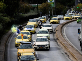 Tassisti greci in sciopero contro misure per passare ai modelli elettrici