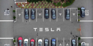 Lo stabilimento Tesla in California