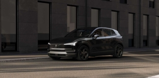 Volvo apuesta nuevamente todo al negro y al EX30 le queda como un guante