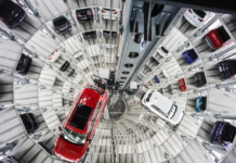 L'utile netto di Volkswagen quasi dimezzato a 6,9 miliardi