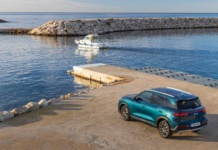 7 coches híbridos enchufables interesantes por 30.000 euros que valen para todo en 2026