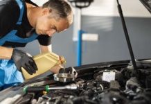 Aceite del coche: cada cuánto hay que cambiarlo, cuánto cuesta y cuándo conviene adelantarse
