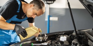Aceite del coche: cada cuánto hay que cambiarlo, cuánto cuesta y cuándo conviene adelantarse