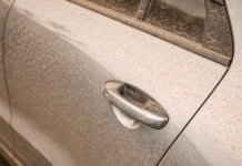 Ahora que ha parado de llover barro: Aquí tienes 5 trucos para no cargarte la pintura ni el barniz del coche