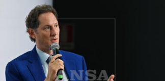 Assemblea Stellantis rinnoverà le cariche di Elkann e Peugeot