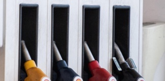 Australia taglia le tasse sui carburanti per combattere il caro-greggio