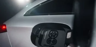 Autohandel kritisiert neue E-Auto-Prämie: Organisation „eine Katastrophe“