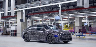 BMW-i3-getarnt-Fabrik