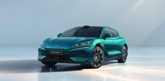 BYD, Denza Z9 GT'nin "dünyanın en uzun menzilli saf EV'si" olduğunu iddia ediyor
