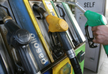 Benzina ai massimi nei distributori Ip, prezzo più basso in quelli Eni