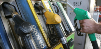 Benzina ai massimi nei distributori Ip, prezzo più basso in quelli Eni