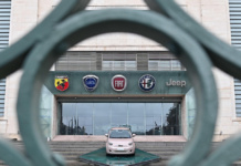 Bloomberg, Stellantis valuta operazioni con partner cinesi per siti europei