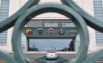 Bloomberg, Stellantis valuta operazioni con partner cinesi per siti europei
