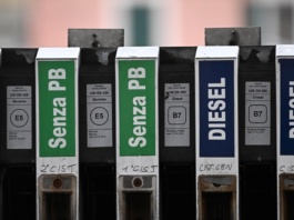 Codacons, per gasolio servito picchi di 2,7 euro al litro