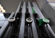 Codacons, prezzi carburanti ancora in rialzo, benzina a 1,750 euro Codacons, prezzi carburanti ancora in rialzo, benzina a 1,750 euro