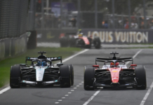 Leclerc (Ferrari) e Russell (Mercedes)