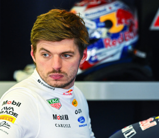 E-spor, Team Redline, Verstappen Sim Racing oluyor
