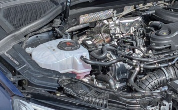 El “truco del refrigerante”: cómo saber si un coche usado está a punto de morir en solo 30 segundos