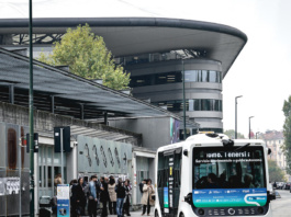 Guida autonoma, confronto per passare da sperimentazione alla strada