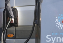 I prezzi dei carburanti corrono, il gasolio in autostrada fino a 2,2 euro/litro