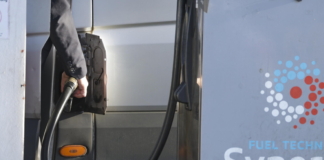 I prezzi dei carburanti corrono, il gasolio in autostrada fino a 2,2 euro/litro