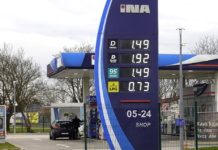Il governo in Croazia reintroduce il tetto ai prezzi dei carburanti Il governo in Croazia reintroduce il tetto ai prezzi dei carburanti