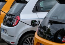 Kritik am Klimaschutzprogramm 2026: VCD fordert Tempolimit und „Elektrowende“ Renault-Twingo-laedt
