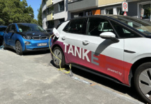 Ladebordstein: Rheinmetall & TankE forcieren Rollout Ladebordsteine-in-Betrieb-in-Koeln-1