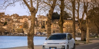 Leapmotor B10 Reev Hybrid, efficienza elettrica e praticità ibrida