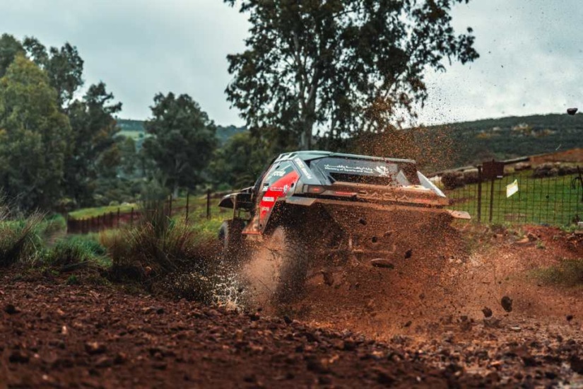 Loeb and Boulanger give Portugal victory for Dacia Sandriders