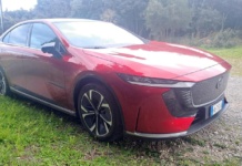 Mazda 6e standard range, la berlina elettrica da viaggio Mazda 6e standard range, la berlina elettrica da viaggio