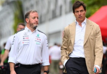 F1 GP Singapore 2025, Marina Bay: Bradley Lord con Toto Wolff (Mercedes AMG F1) - Foto: Getty Images