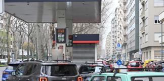 Mimit, prezzo medio self benzina a 1,74 euro a litro, gasolio a 2,04 euro