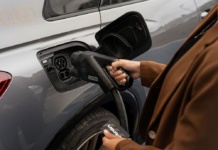 Audi-Q4-e-tron-Ladeanschluss