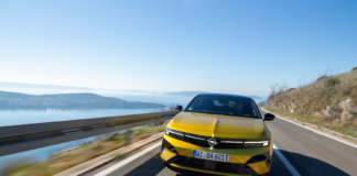 Opel Astra restyling, aumenta la tecnologia e arrivano nuove motorizzazioni