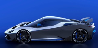 Pininfarina all'Auto Moto Turin Show con la hyper Gt elettrica Battista Anniversario