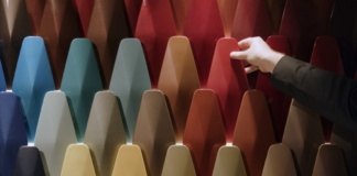 Range Rover alla Milano Design Week con l'installazione 'Traces'