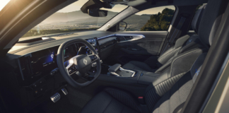 Renault Austral, assetto evoluto abbinato al full hybrid E-Tech da 200 CV