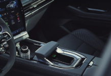 Renault Austral, in gamma anche il mild hybrid da 160 cv e sterzo integrale 4Control