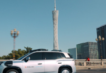 Robotaxi R2 autorizzato a test di guida autonoma su strada in Cina