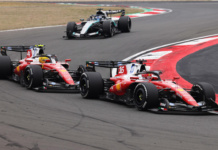 Leclerc e Hamilton (Ferrari)