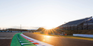 Super-clipping nightmare, the 130R is done in slow motion: 55 km/h average slowdown
