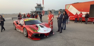 Test Ferrari ad alta velocità sulla pista dell'aeroporto di Foggia