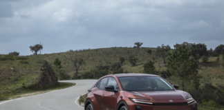 Toyota C-HR+, arriva la versione 100% elettrica del suv giapponese